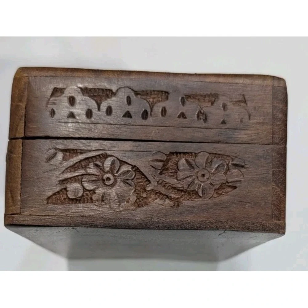 Vintage  Carved Wooden Jewelry Trinket Treasure Keepsake Inlaid 6